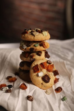 Koyu çikolata parçaları ile tanımlama