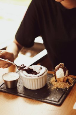 dondurma çikolatalı sufle