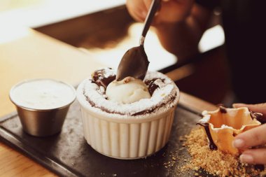 dondurma çikolatalı sufle