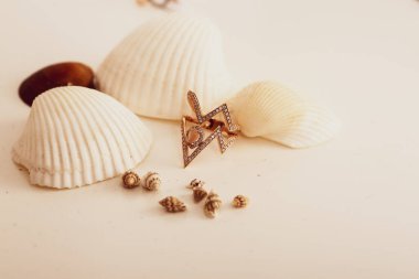 Elmas Mücevherler ve Moda Mücevherleri