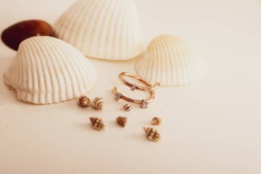 Elmas Mücevherler ve Moda Mücevherleri