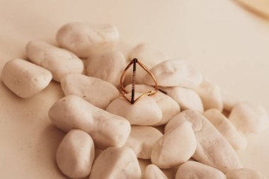 Elmas Mücevherler ve Moda Mücevherleri