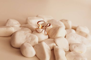 Elmas Mücevherler ve Moda Mücevherleri