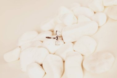 Elmas Mücevherler ve Moda Mücevherleri