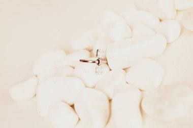 Elmas Mücevherler ve Moda Mücevherleri