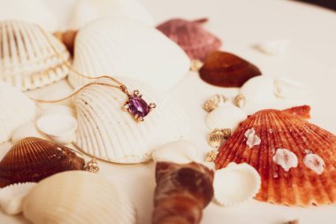 Elmas Mücevherler ve Moda Mücevherleri