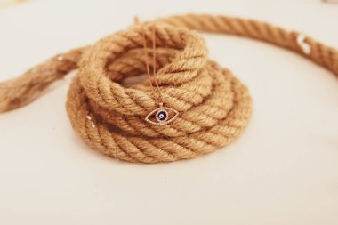 Elmas Mücevherler ve Moda Mücevherleri