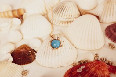 Elmas Mücevherler ve Moda Mücevherleri