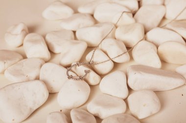 Elmas Mücevherler ve Moda Mücevherleri