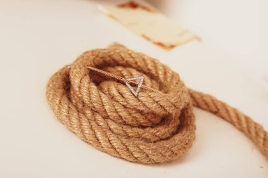 Elmas Mücevherler ve Moda Mücevherleri