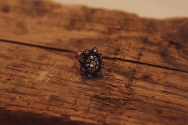 Elmas Mücevherler ve Moda Mücevherleri