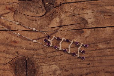 Elmas Mücevherler ve Moda Mücevherleri