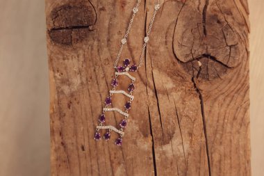 Elmas Mücevherler ve Moda Mücevherleri