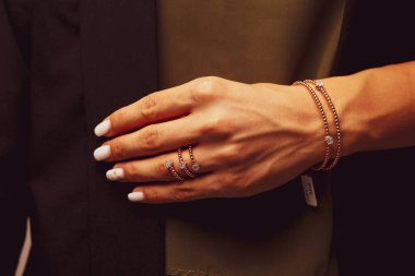 Elmas Mücevherler ve Moda Mücevherleri