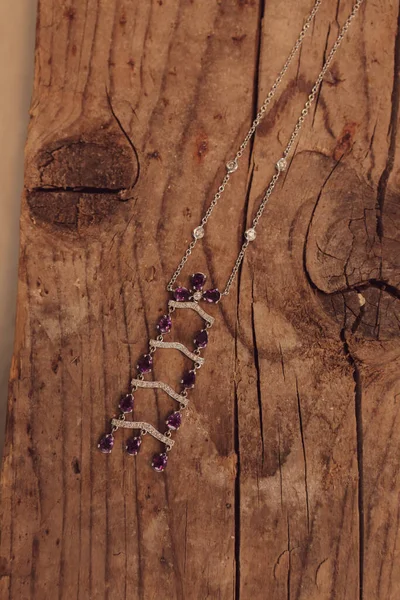 Elmas Mücevherler ve Moda Mücevherleri