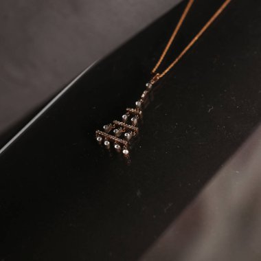 Elmas Mücevherler ve Moda Mücevherleri