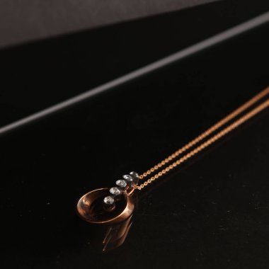 Elmas Mücevherler ve Moda Mücevherleri