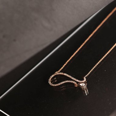 Elmas Mücevherler ve Moda Mücevherleri