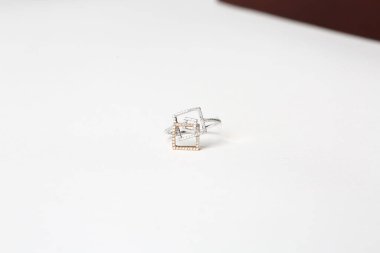 Elmas Mücevherler ve Moda Mücevherleri