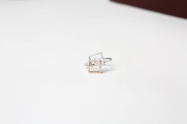 Elmas Mücevherler ve Moda Mücevherleri