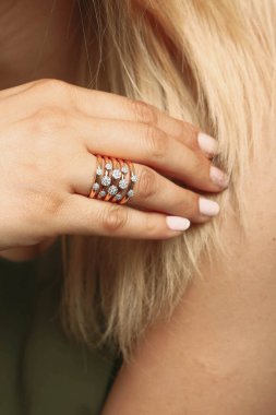 Elmas Mücevherler ve Moda Mücevherleri