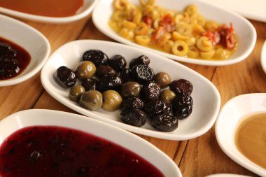 zengin ve leziz Türk Kahvaltı