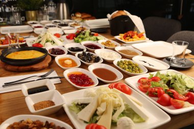 zengin ve leziz Türk Kahvaltı