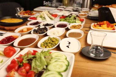 zengin ve leziz Türk Kahvaltı