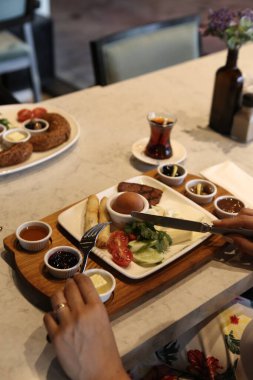 zengin ve leziz Türk Kahvaltı