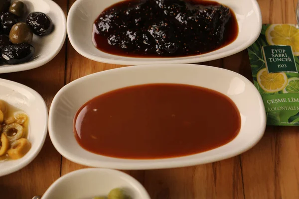 zengin ve leziz Türk Kahvaltı