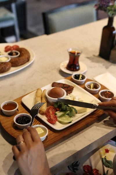 zengin ve leziz Türk Kahvaltı