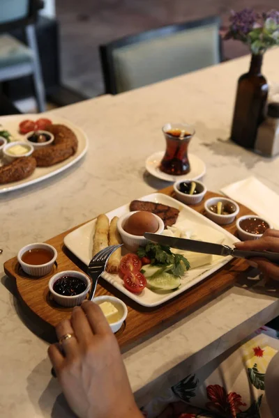 zengin ve leziz Türk Kahvaltı