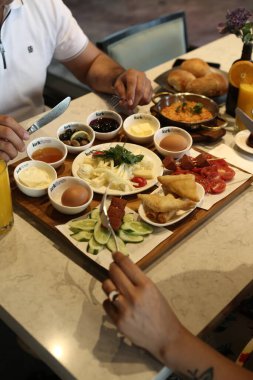 zengin ve leziz Türk Kahvaltı