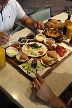 zengin ve leziz Türk Kahvaltı