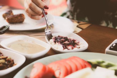 zengin ve leziz Türk Kahvaltı