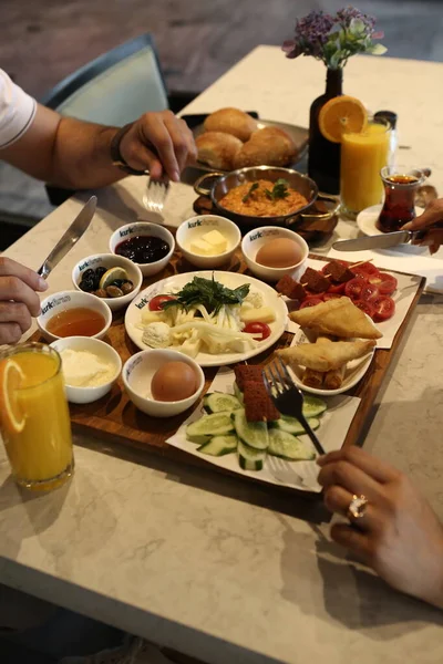 zengin ve leziz Türk Kahvaltı