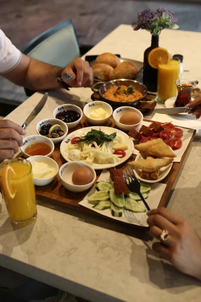 zengin ve leziz Türk Kahvaltı