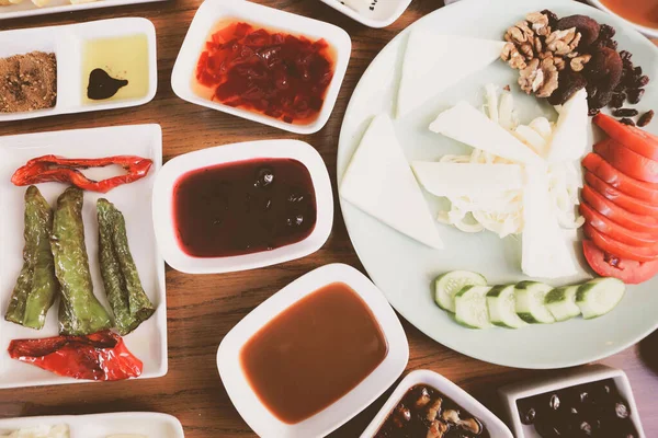 zengin ve leziz Türk Kahvaltı