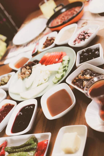 zengin ve leziz Türk Kahvaltı