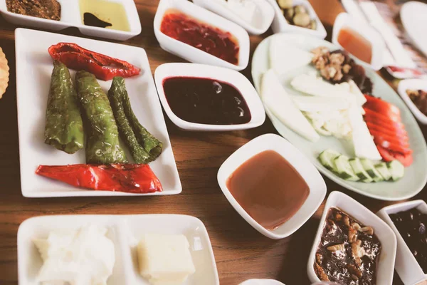 zengin ve leziz Türk Kahvaltı