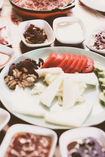 zengin ve leziz Türk Kahvaltı