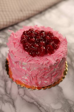 Masada lezzetli bir pasta var.