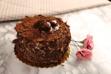 Masada lezzetli bir pasta var.