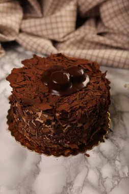 Masada lezzetli bir pasta var.