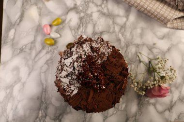 Masada lezzetli bir pasta var.