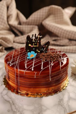 Masada lezzetli bir pasta var.