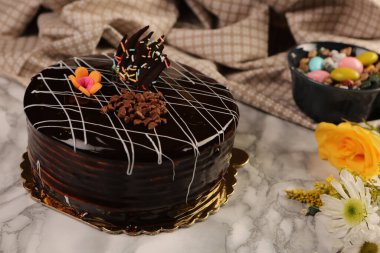 Masada lezzetli bir pasta var.