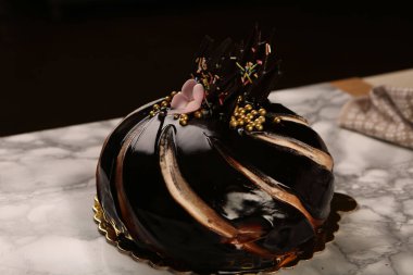 Masada lezzetli bir pasta var.