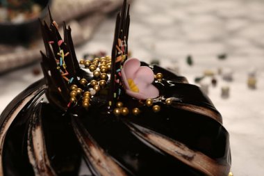 Masada lezzetli bir pasta var.