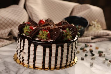 Masada lezzetli bir pasta var.